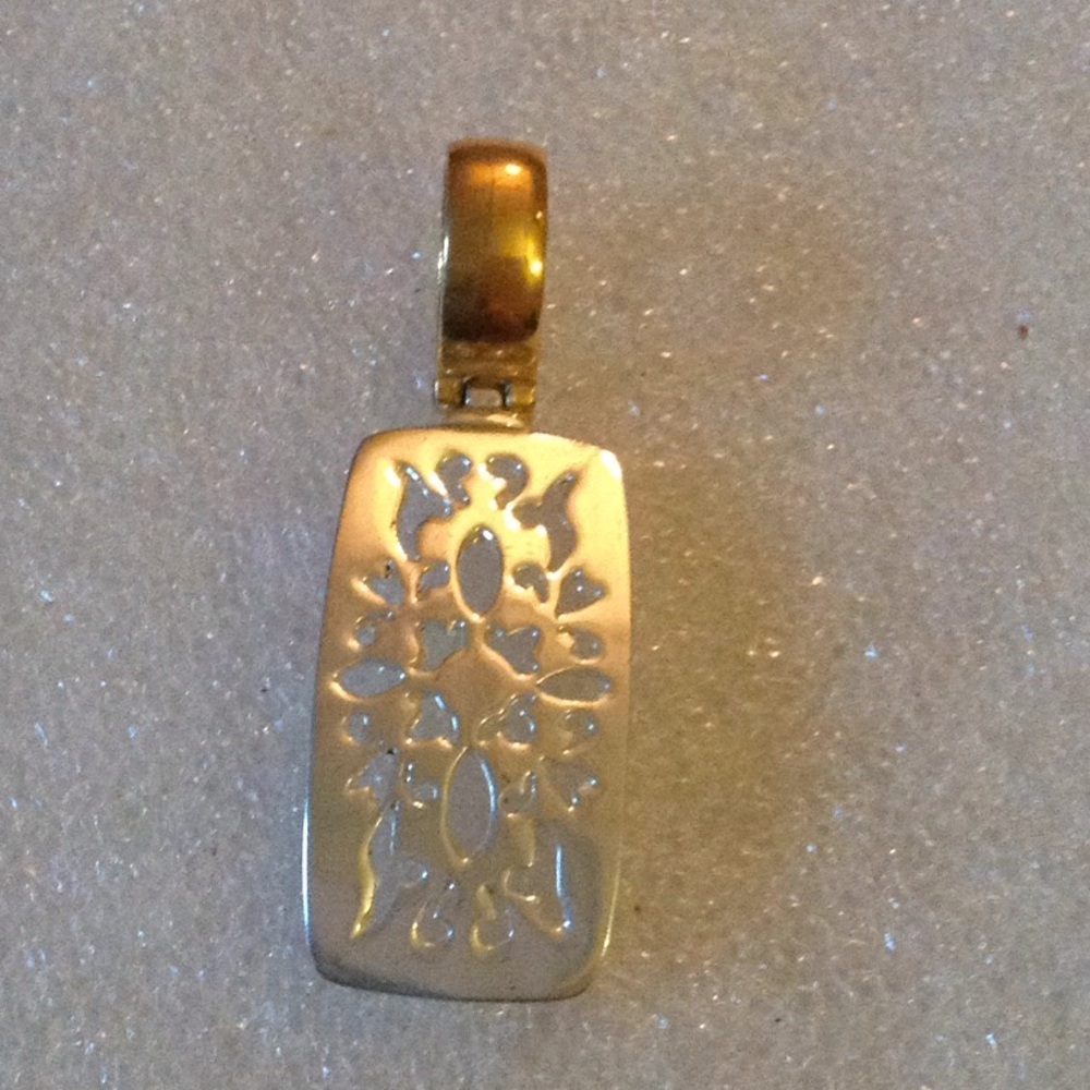 Crown pendent